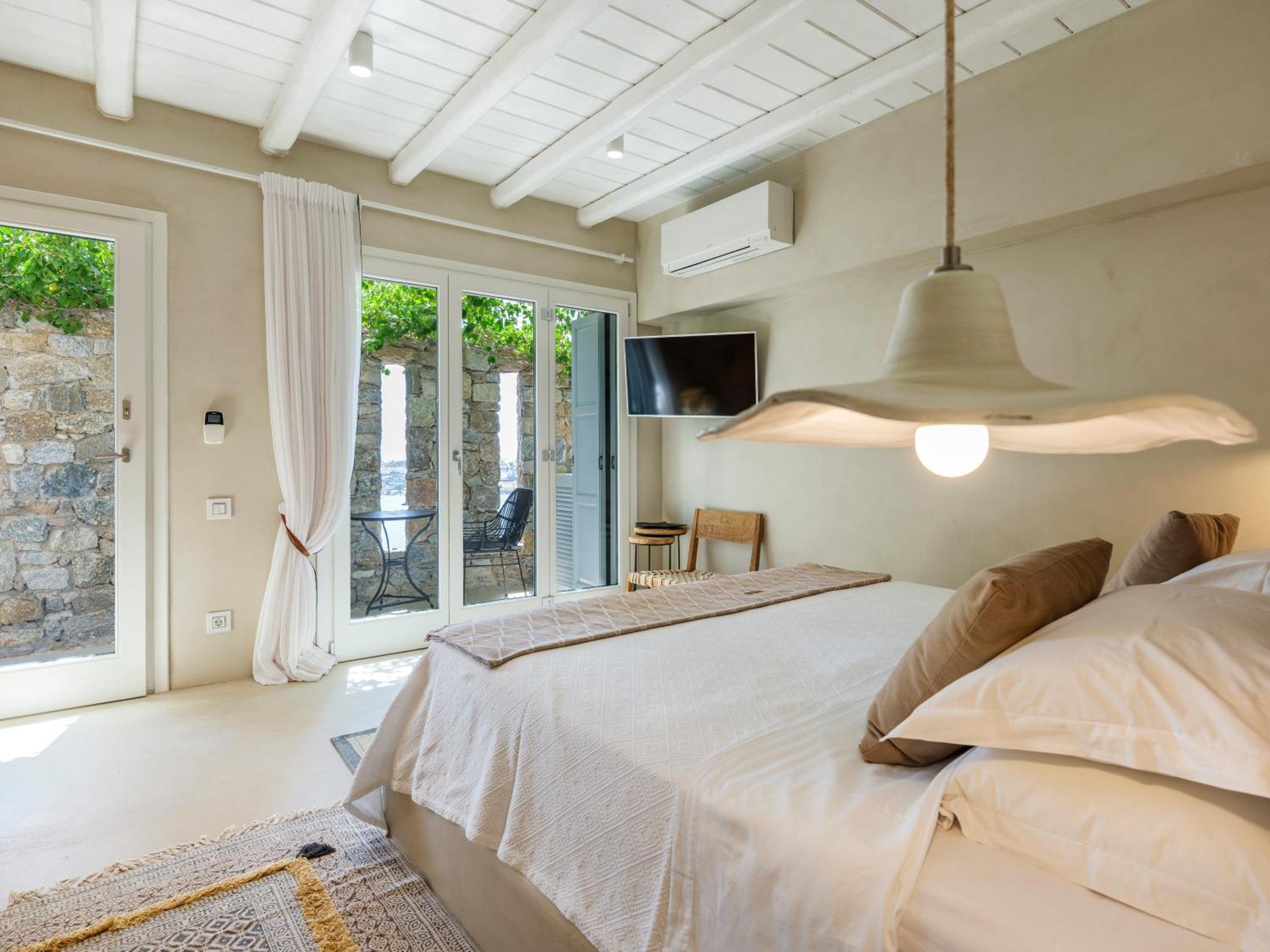 V&V Guest House - Luxury Suites Ornos  Exteriör bild